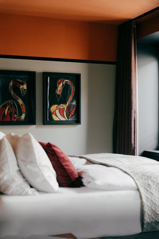 WELTWIEN Luxury Art Apartments & Free Parkingにあるベッド