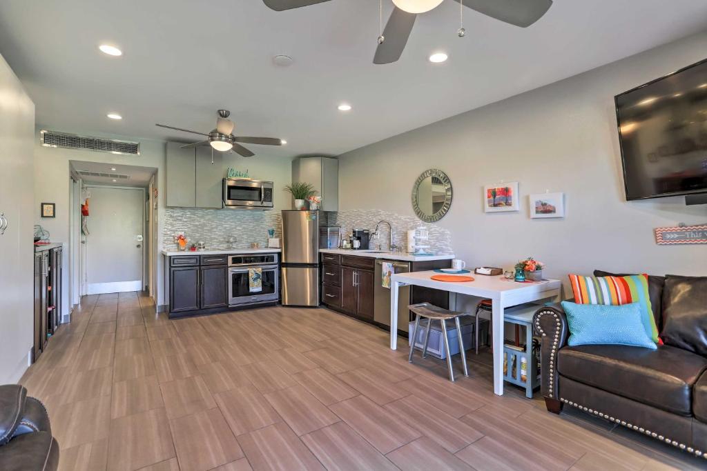 Luxury Condo Amenities With Private Patio And Hot Tub Access photo