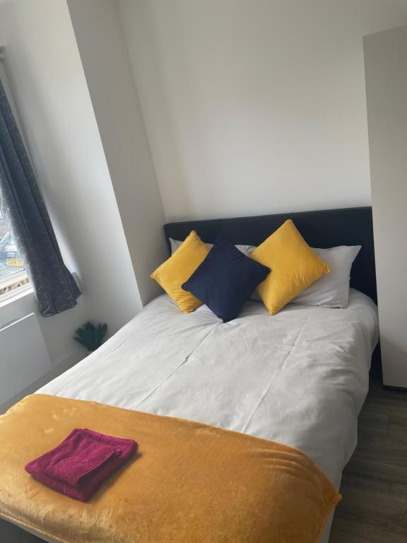 London Studio with Access to Garden, Saint Mary Cray (updated prices 2024)