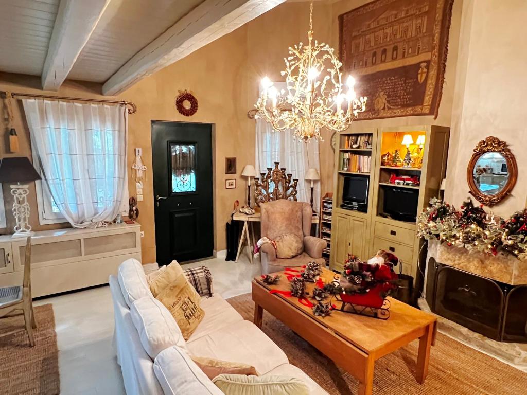 Część wypoczynkowa w obiekcie Anerada inn Suites & Spa - Pet Friendly