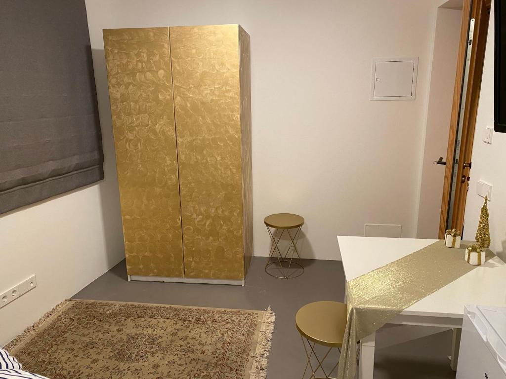 Postel nebo postele na pokoji v ubytování Casa Sciliar Stanza privata gold