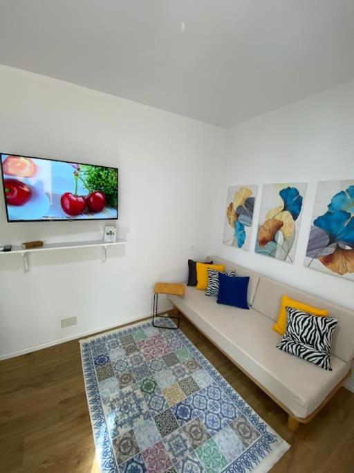 CASA ROI, Yellow apartment in the heart of Blloku - Image 5