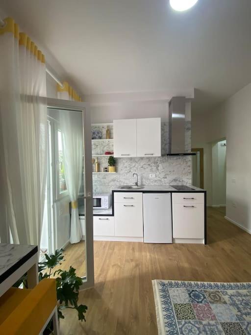 CASA ROI, Yellow apartment in the heart of Blloku - Image 4