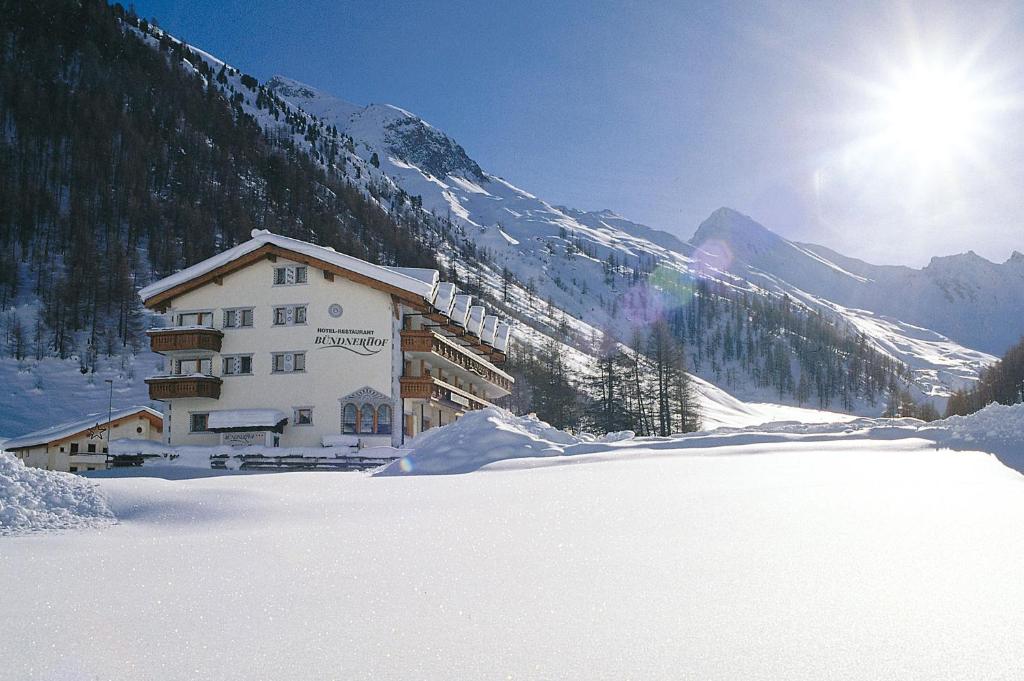 Gallery image of Country Wellnesshotel Bündnerhof in Samnaun