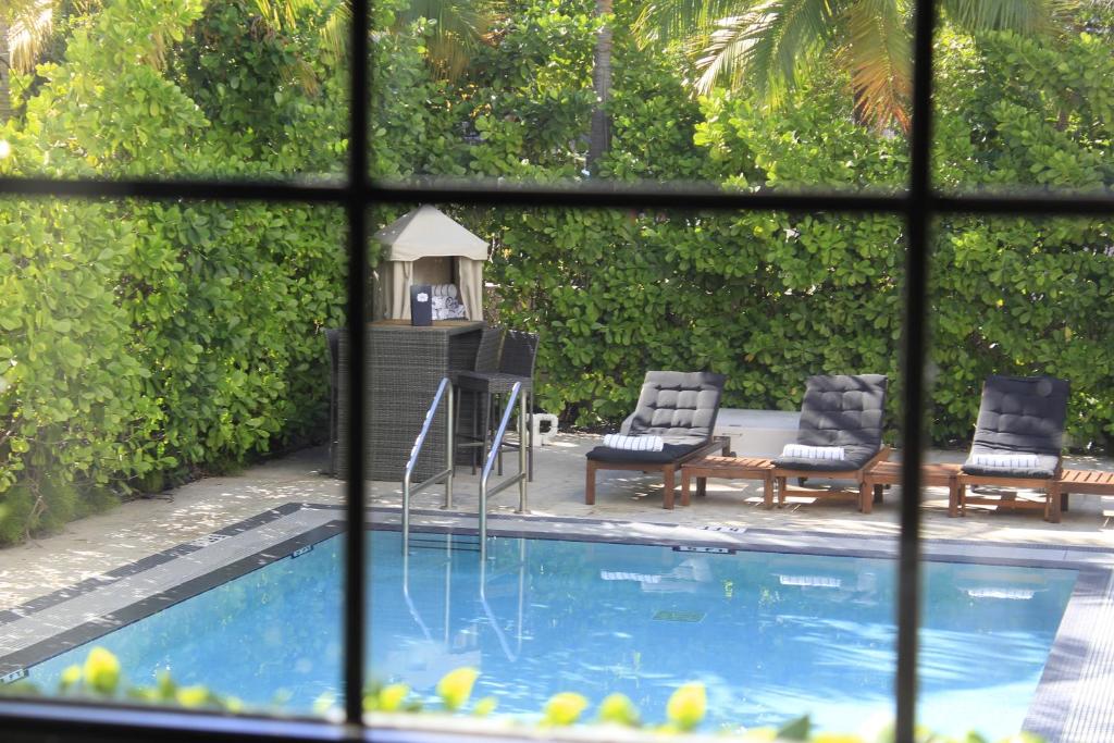 Bazén v ubytování San Juan Hotel Miami Beach nebo v jeho okolí