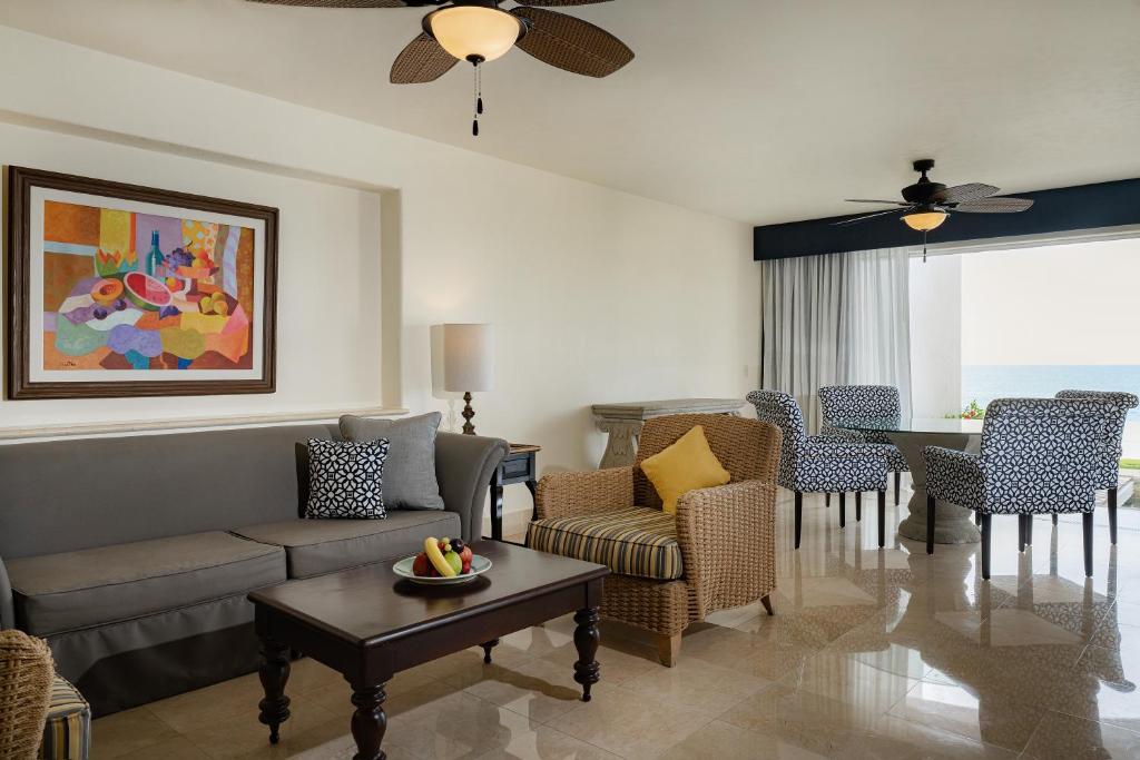 Posezení v ubytování Marquis Los Cabos, an All - Inclusive, Adults - Only & No Timeshare Resort