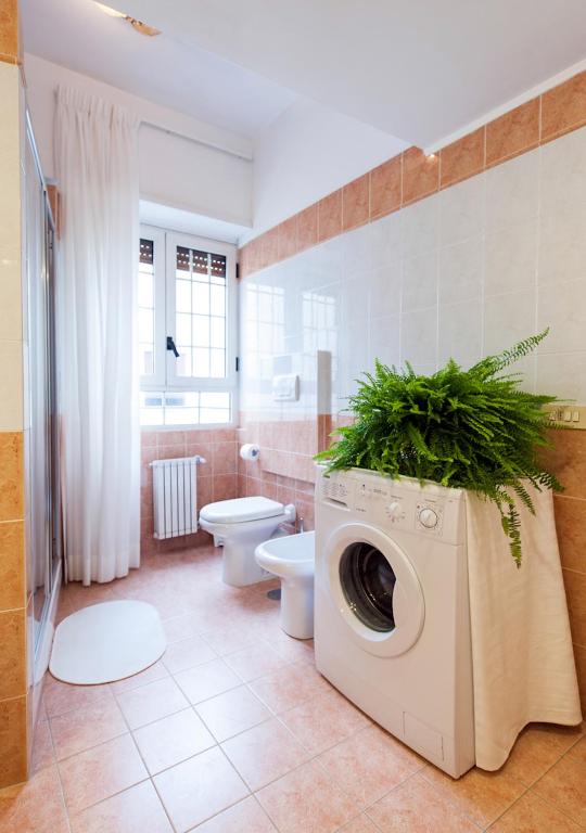 A bathroom at Residenza dei Pontefici