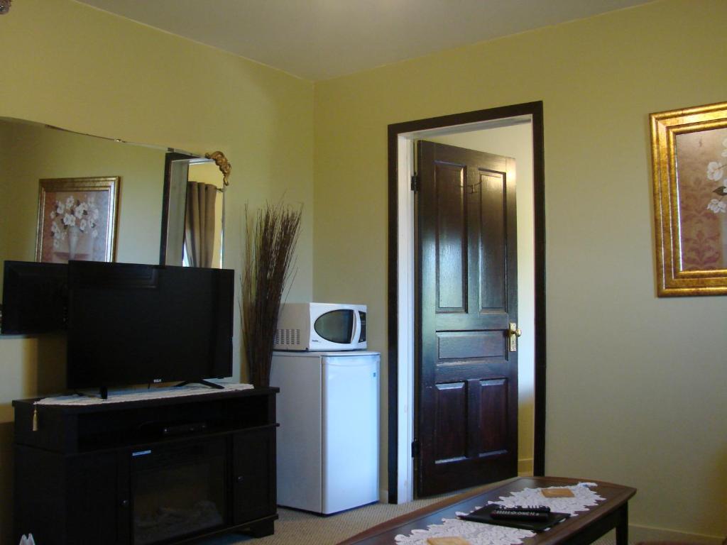 TV a/nebo společenská místnost v ubytování Prince County Guest House
