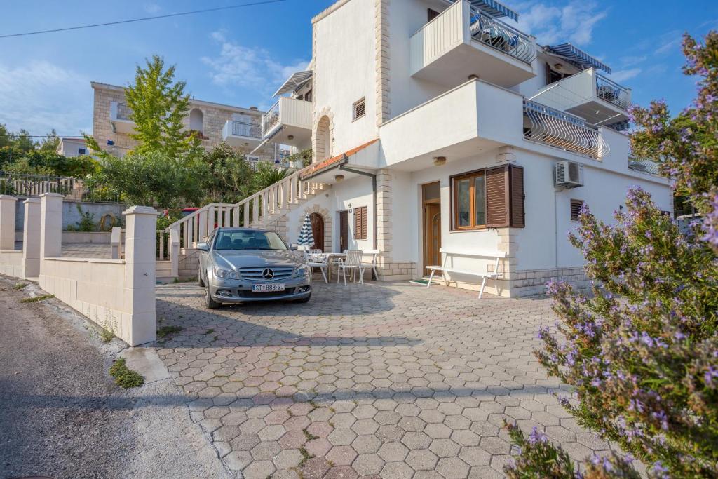 Budova, v ktorej sa apartmán nachádza