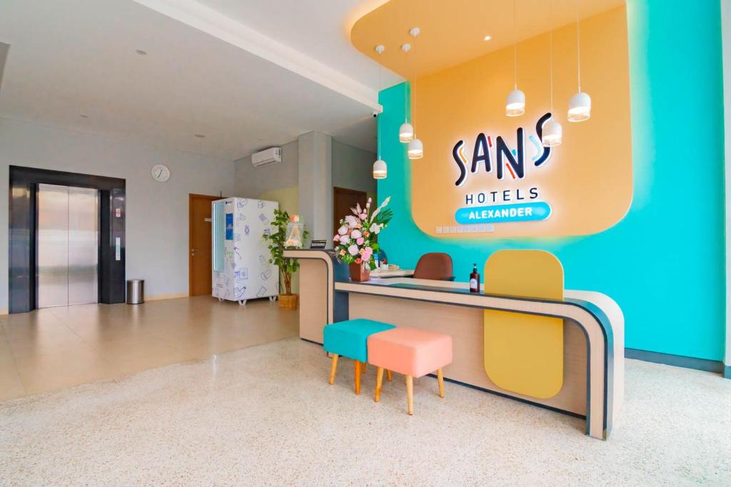 Vstupní hala nebo recepce v ubytování Sans Hotel Alexander Bandung