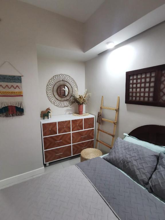 Giường trong phòng chung tại Baseline Premier - Studio with mountain view