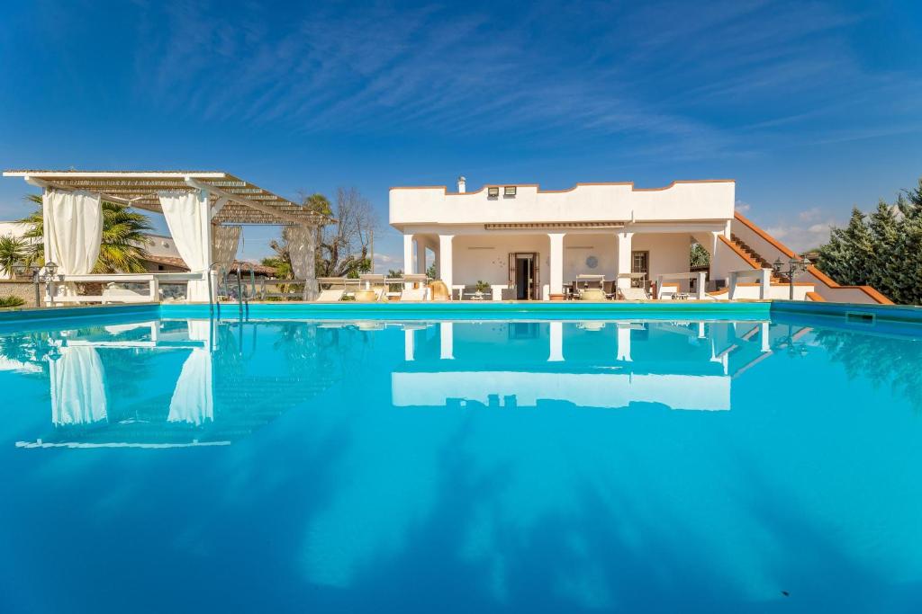 Bazén v ubytování Villa Ermelinda nebo v jeho okolí