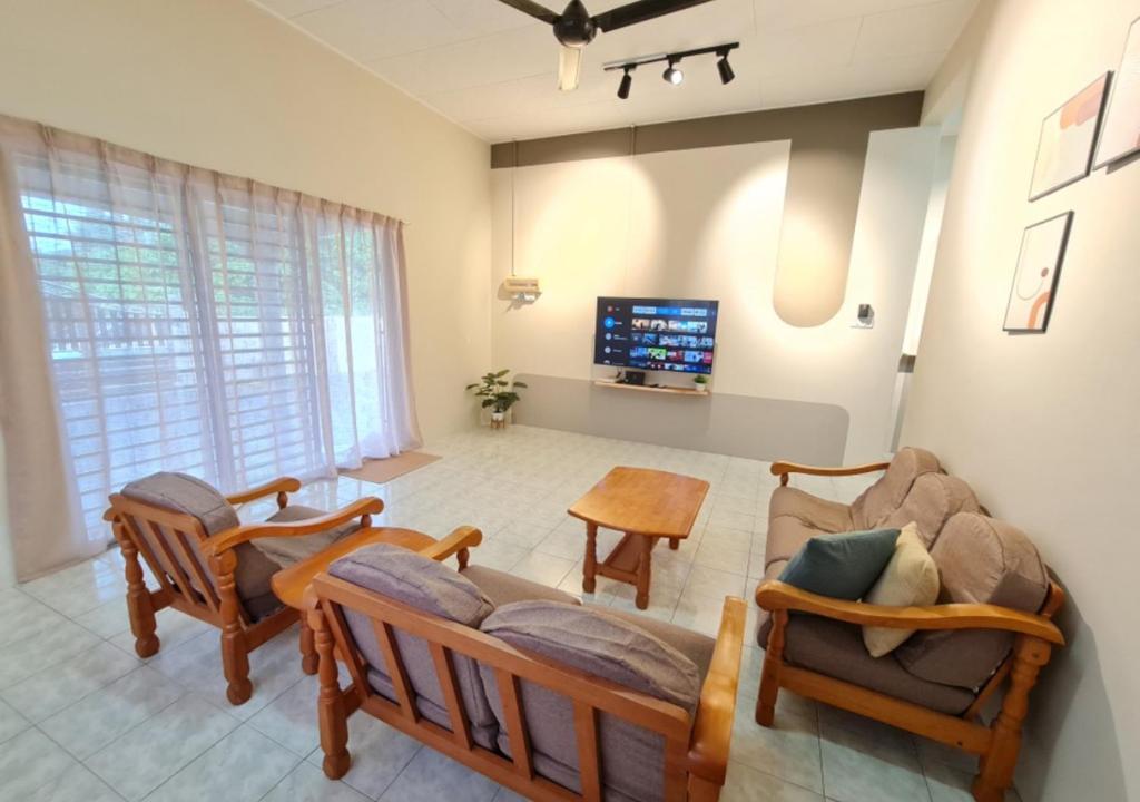Air-home No 9 Kampung Boyan, 4BR, 9pax, Netflix - Villa