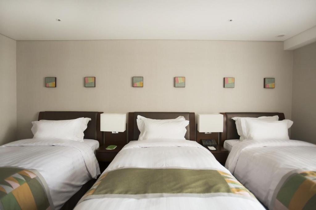 Seoul Garden Hotel - Triple Room