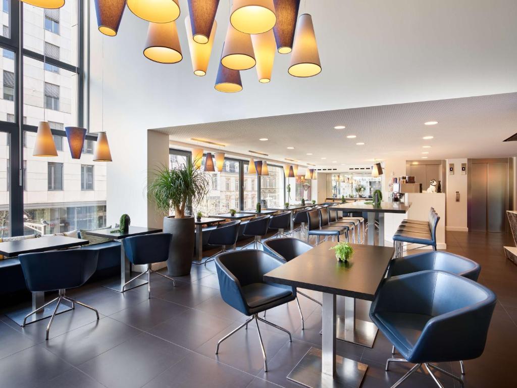 Posezení v ubytování Park Inn by Radisson Luxembourg City