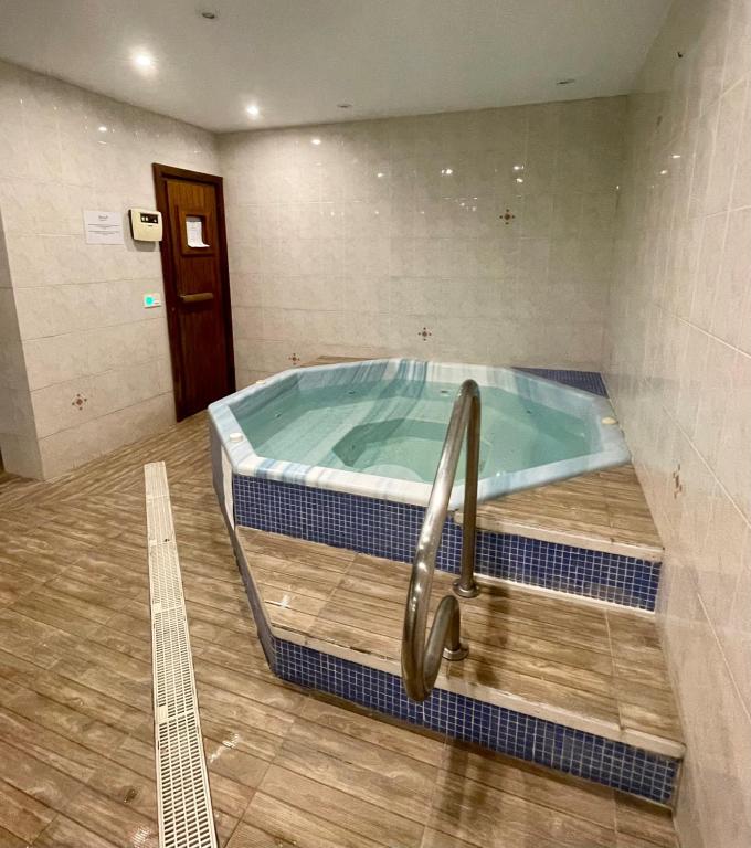 Fotografia z galérie ubytovania Marbesa Villas with Jacuzzi v Marbelli