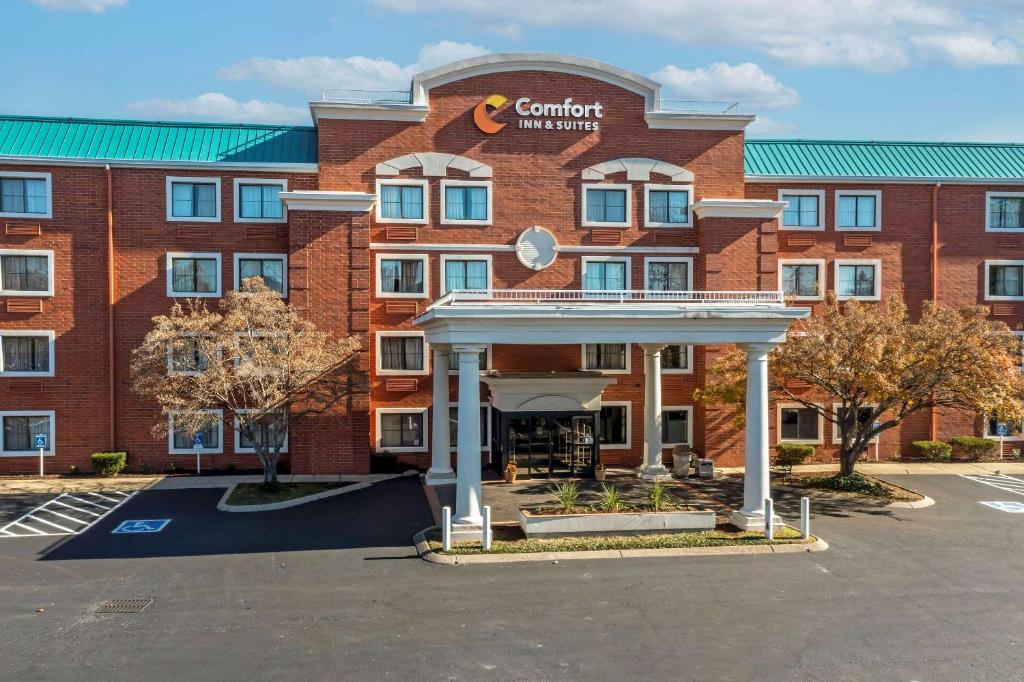 a rendering of the front of a hotel at Comfort Inn & Suites in Brentwood