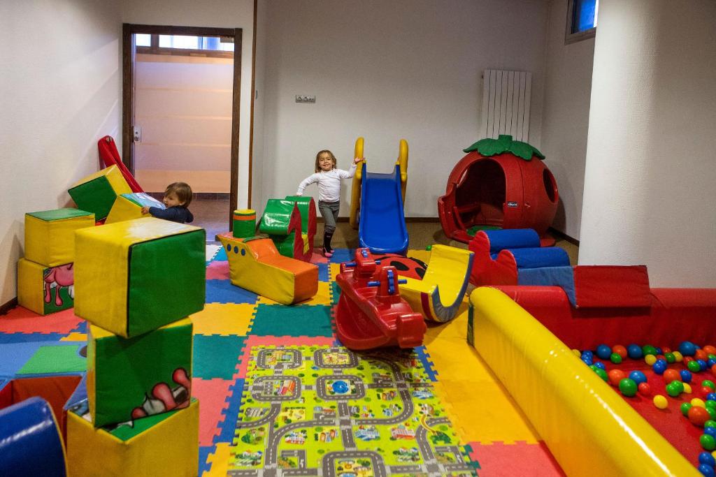 Dětský klub v ubytování Hotel Màgic Ski