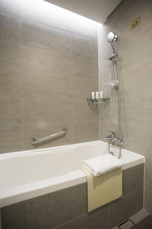 Seoul Garden Hotel - Standard Double Room With Terrace