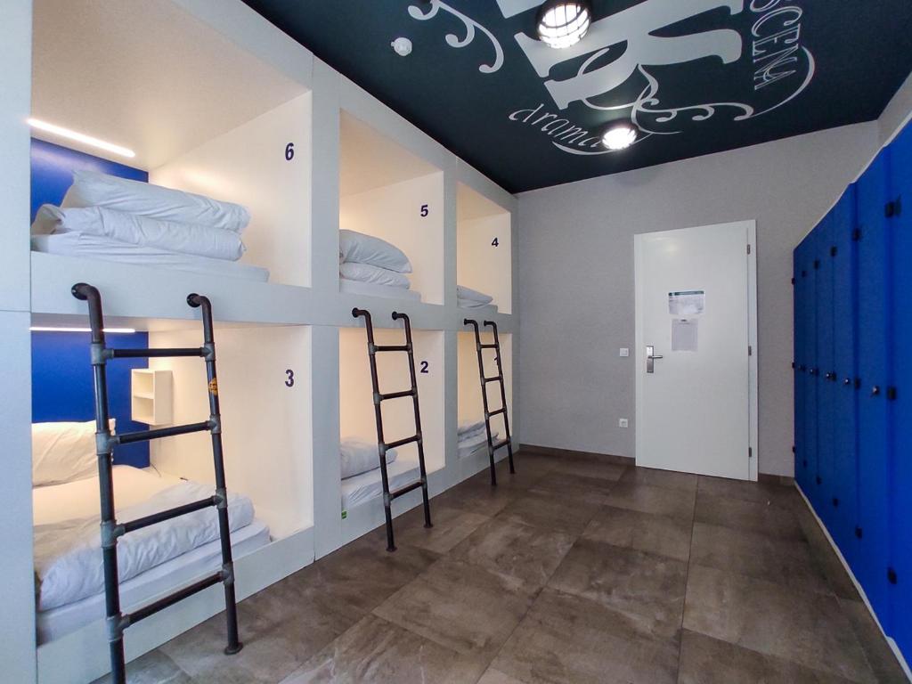 Posteľ alebo postele v izbe v ubytovaní Main Square Hostel