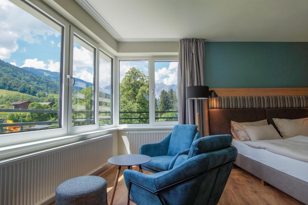 Nespecifikovaný výhled na hory nebo výhled na hory při pohledu z hotelu