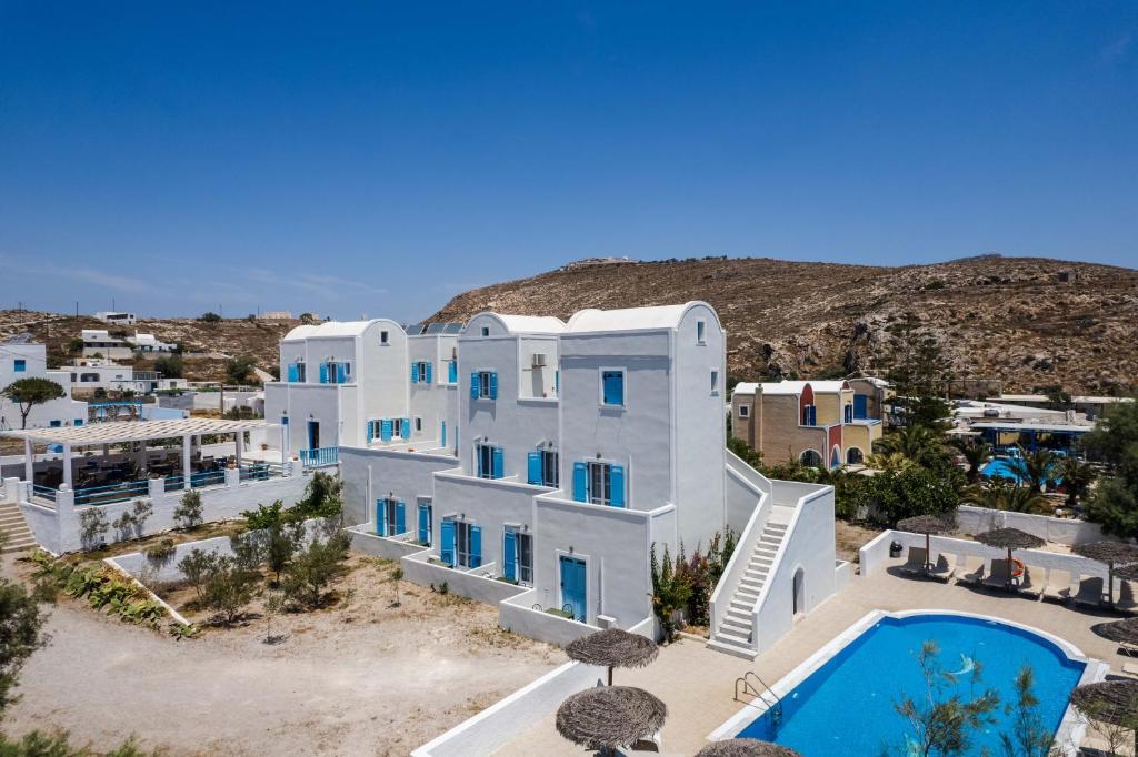 Бассейн в Porto Villa или поблизости