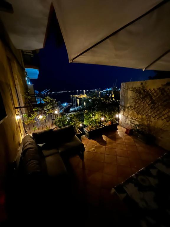 Red Apartment - Housity