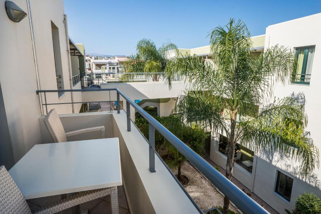 Athina Beach Hotel - 5