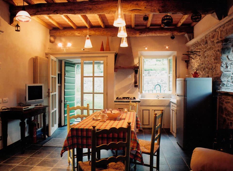 TV a/nebo společenská místnost v ubytování Agriturismo Pratofranco