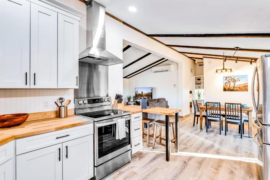 Kuchyň nebo kuchyňský kout v ubytování Hi View House