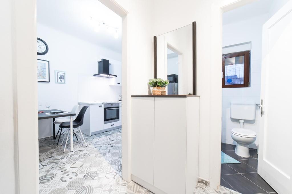 Kúpeľňa v ubytovaní Angela Luxury Studio Apartment