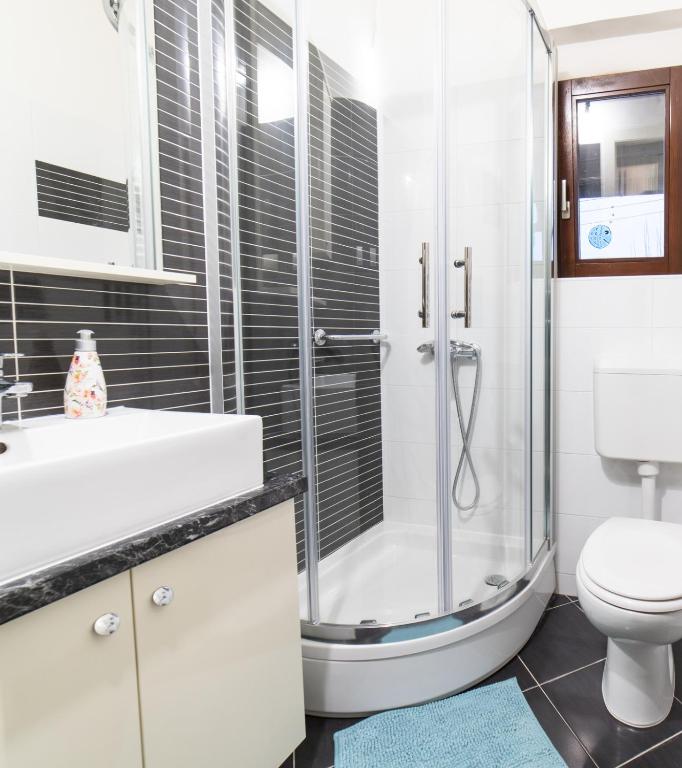 Kúpeľňa v ubytovaní Angela Luxury Studio Apartment