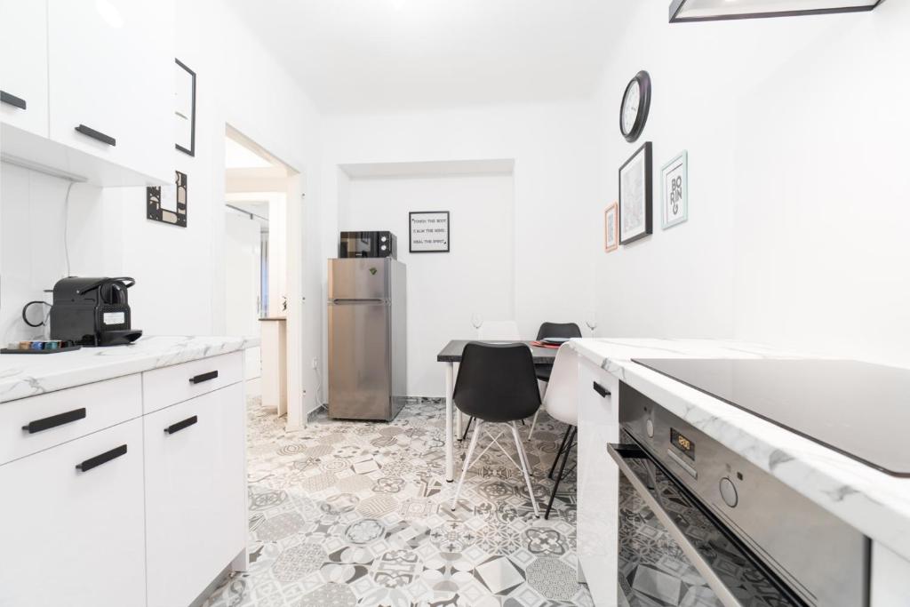 Kuchyňa alebo kuchynka v ubytovaní Angela Luxury Studio Apartment