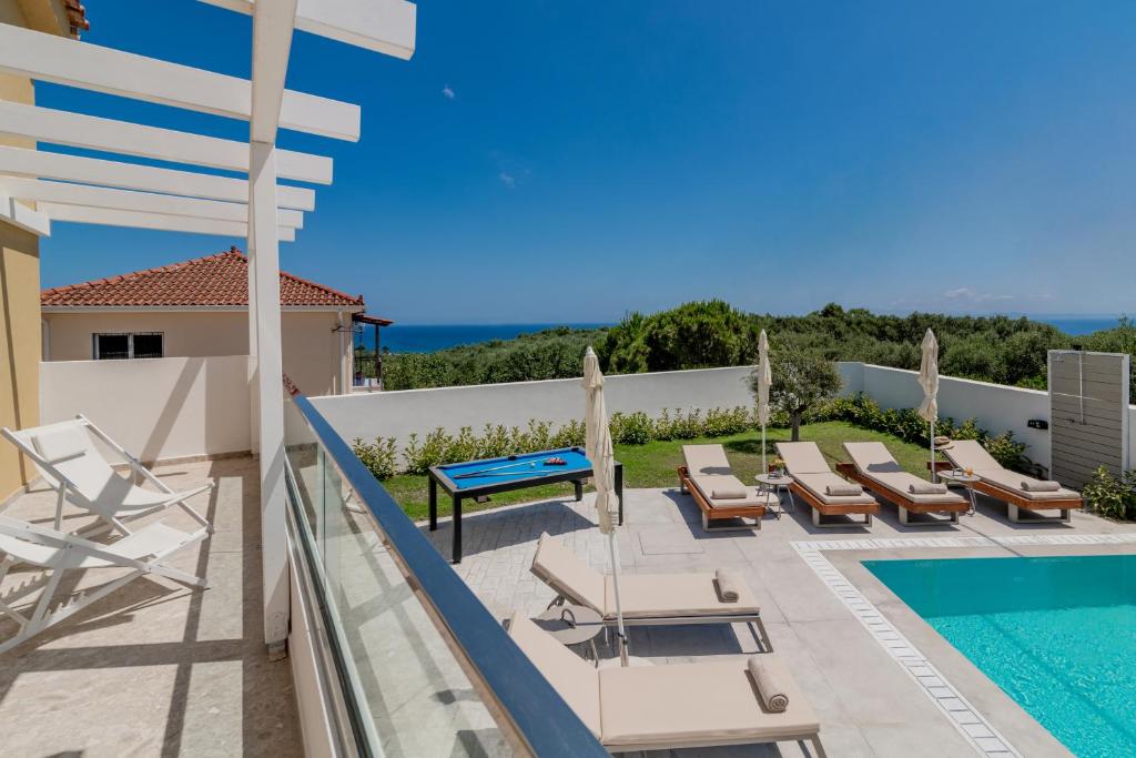 Bazén v ubytování Kaletzia villas nebo v jeho okolí