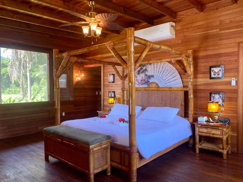 Teakettle Village