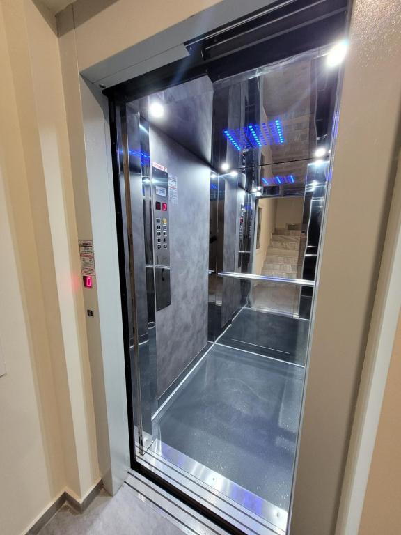 8 Blocks Apartments - 2