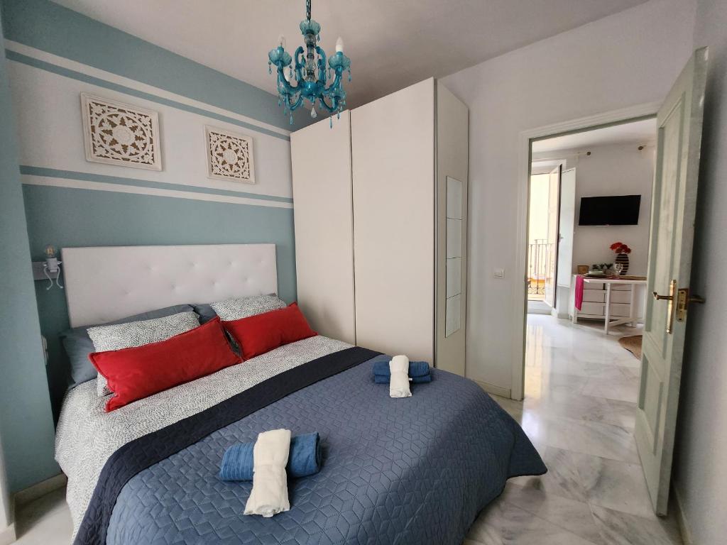 Postel nebo postele na pokoji v ubytování Lovely Center Apartments Seville - Balcony Lux Sol
