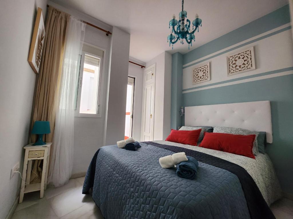 Postel nebo postele na pokoji v ubytování Lovely Center Apartments Seville - Balcony Lux Sol