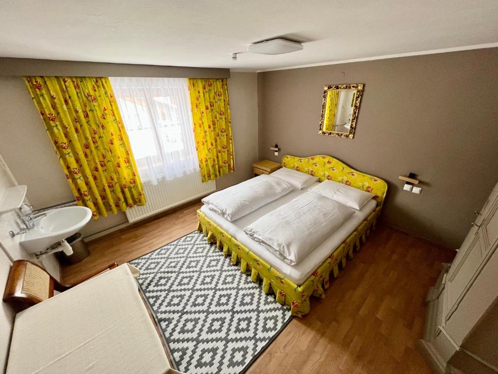 Voodi või voodid majutusasutuse Lech Hostel toas
