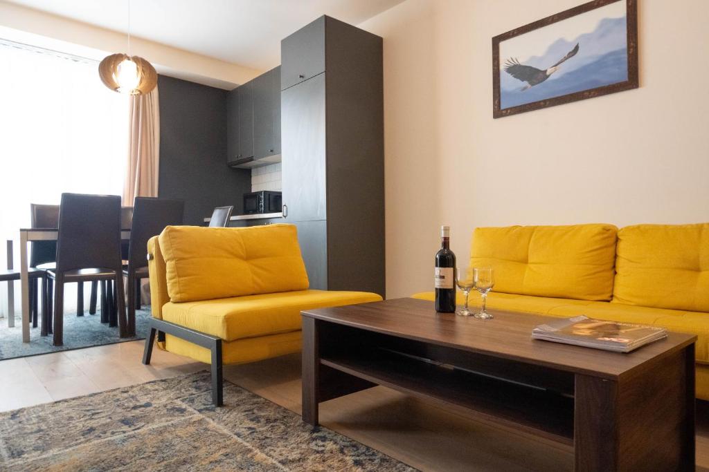 Posezení v ubytování New Gudauri Atrium Apartment 202