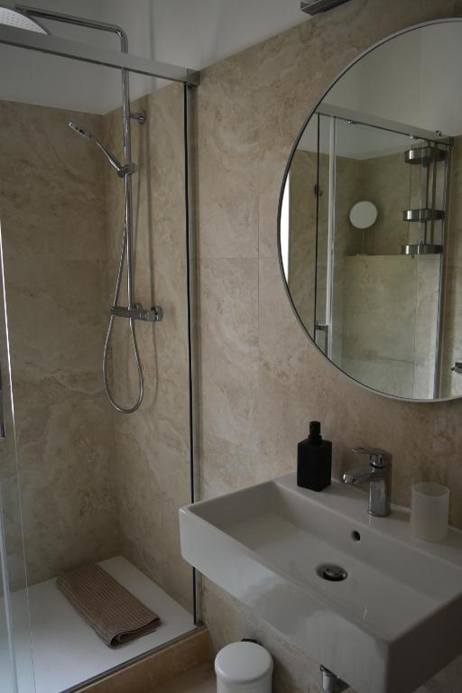 A bathroom at Zio Romano Apartment Rome - Vatican area