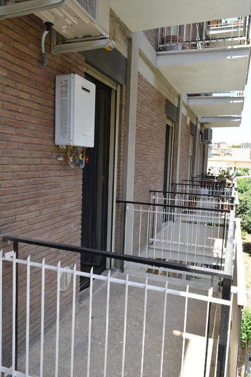 A balcony or terrace at Zio Romano Apartment Rome - Vatican area
