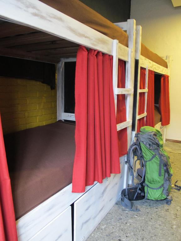 PASTORA Suites & Hostel - Punta del este - Einzelbett Im Schlafsaal Für Frauen