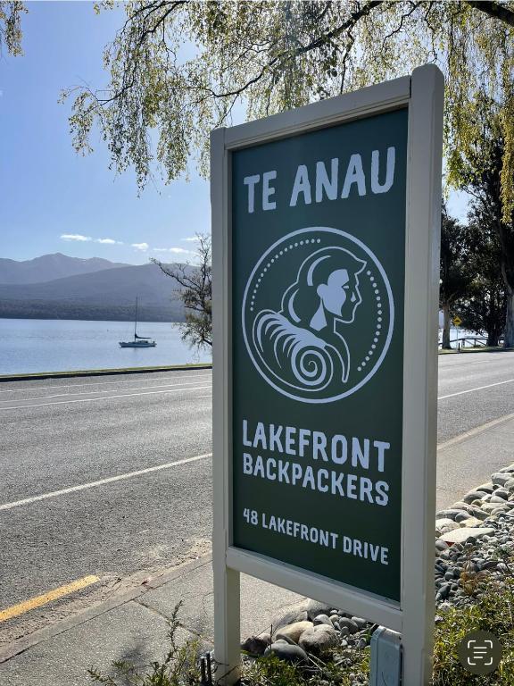 Te Anau Lakefront Backpackers - Resim 3