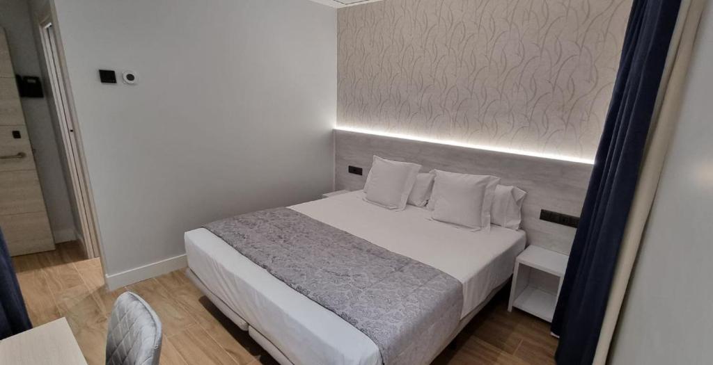 CH La Petite Maison - Boutique - Madrid, Madrid – Precios ...