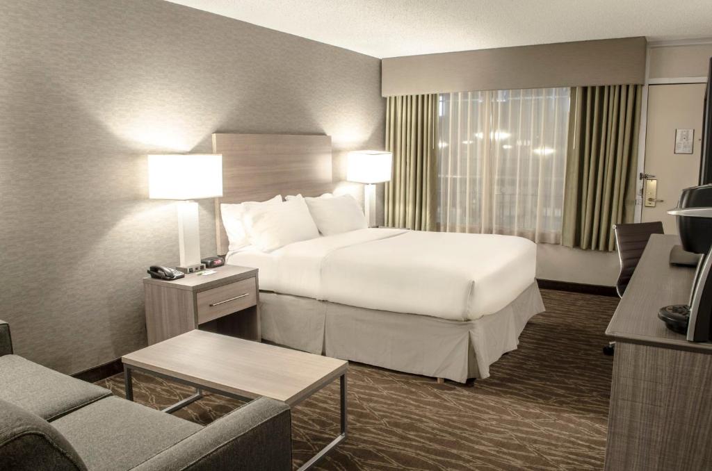Holiday Inn Fargo by IHG photo