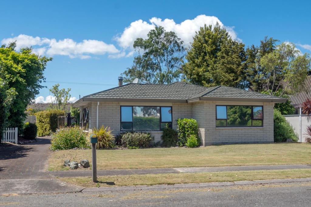Mahuta Magic - Five Mile Bay Holiday Home - Housity