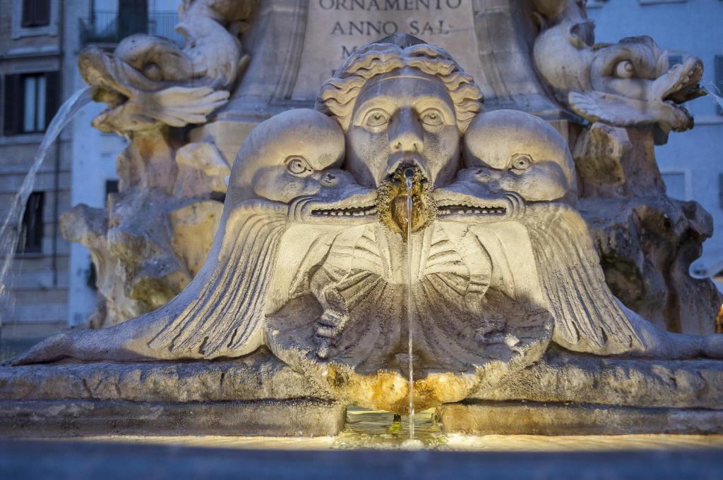 Antico Albergo del Sole al Pantheon - Resim 39