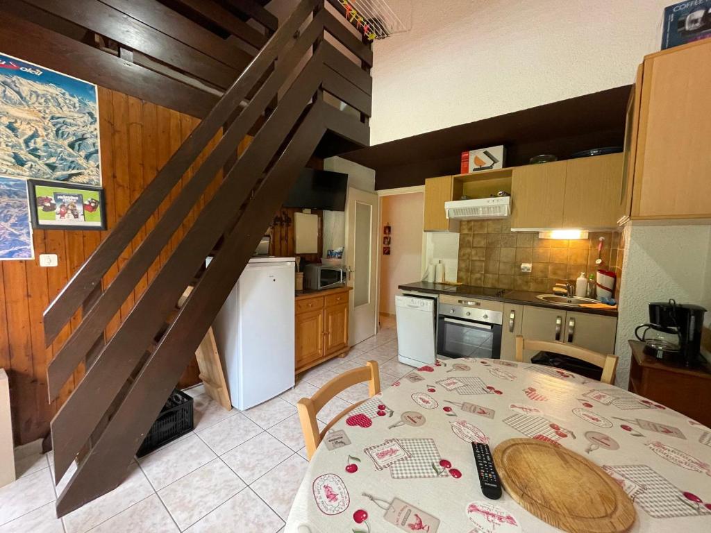 Zdjęcie z galerii obiektu Appartement calme 2 pièces avec parking, proche Portes du Soleil - FR-1-692-38 w mieście Abondance