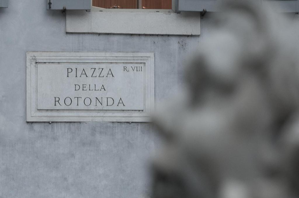 Antico Albergo del Sole al Pantheon - Resim 38